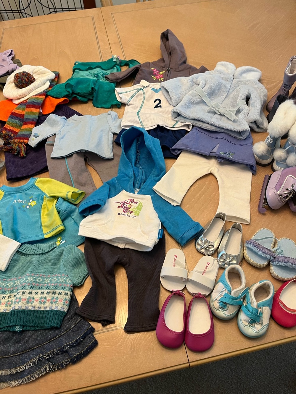 Bundle of American Girl doll clothes & accessories. - Picture 4 of 5